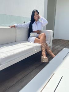 695778395: Chica busca chico en Barcelona