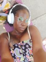 633718189: Chica busca chico en Barcelona