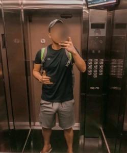 Chico busca chica en Sevilla: 