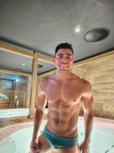 661268070: Chico busca chica en Málaga