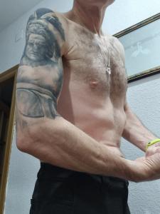 Chico busca chica en Granada: 