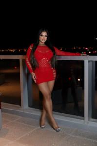 695499533: Chica busca chico en Madrid