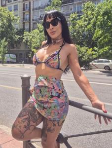 655882183: Chica busca chico en Madrid