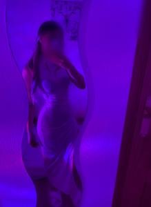 623138350: Chica busca chico en La Coruña