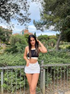 637731615: Chica busca chico en Barcelona