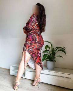 614323991: Chica busca chico en Gerona