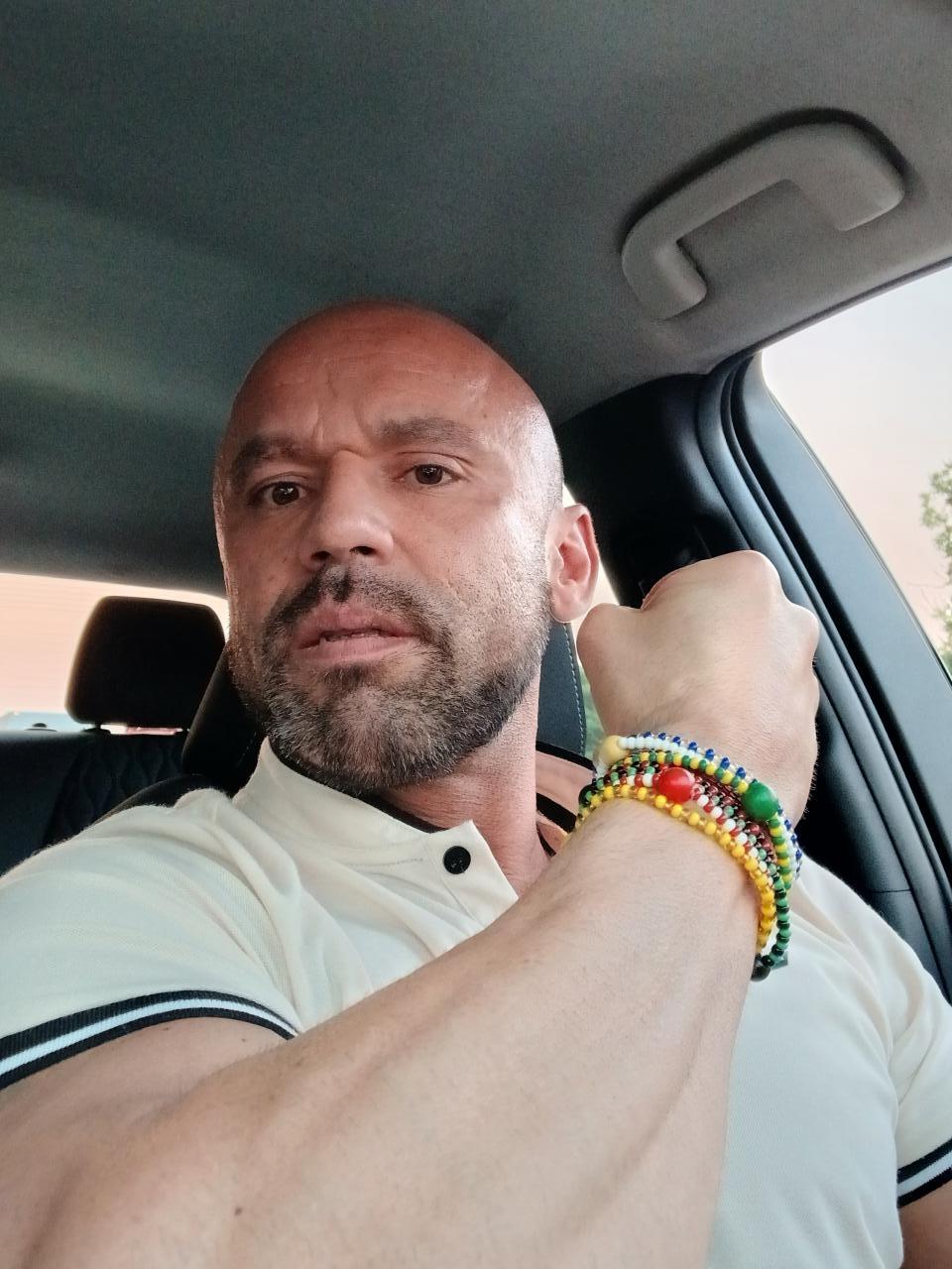 647408013: Chico busca chica en Madrid