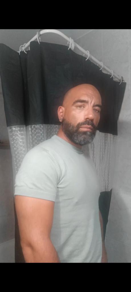 Chico busca chica en Málaga: 