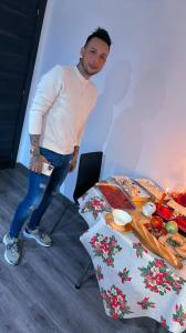 Chico busca chica en Barcelona: 