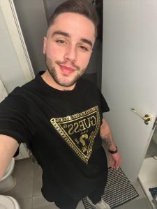 Chico busca chica en Málaga: 