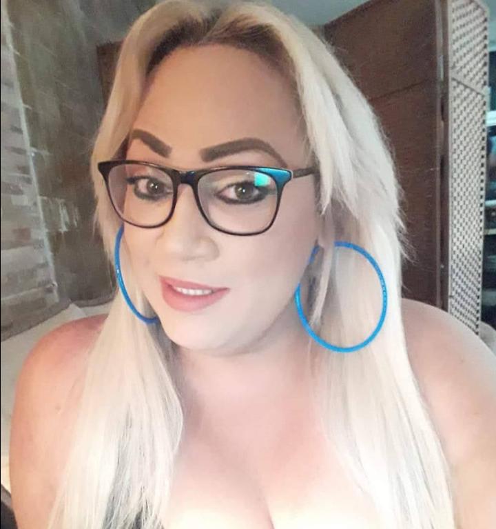 697429076: Transexual en Cádiz