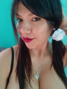 613997890: Chica busca chico en Málaga