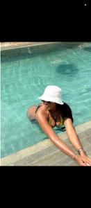 610076417: Chica busca chico en León