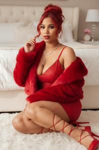 647721233: Chica busca chico en Murcia