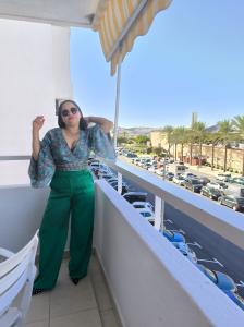 641558305: Chica busca chico en Ibiza