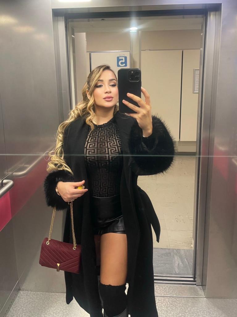 Chica busca chico en Ibiza: 