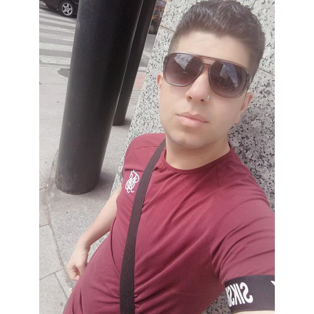 Chico busca chica en Lugo: 