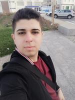 631341789: Chico busca chica en Lugo