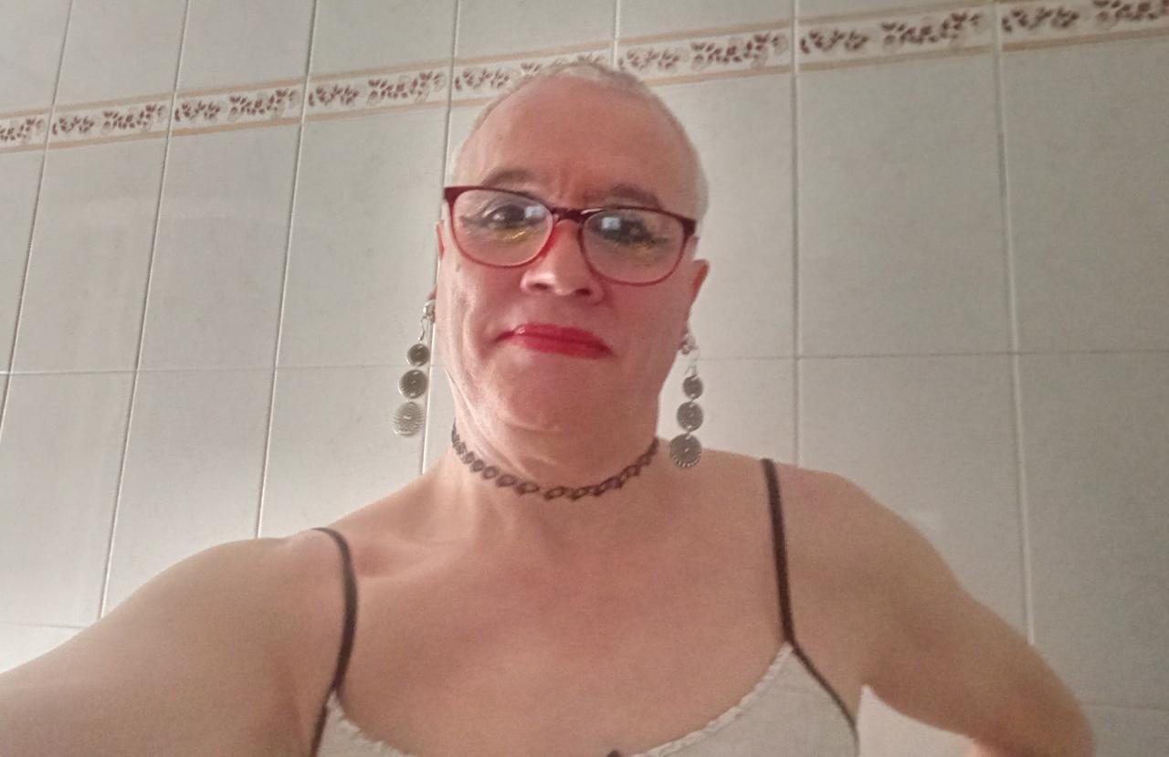 Chico busca chica en Sevilla: 