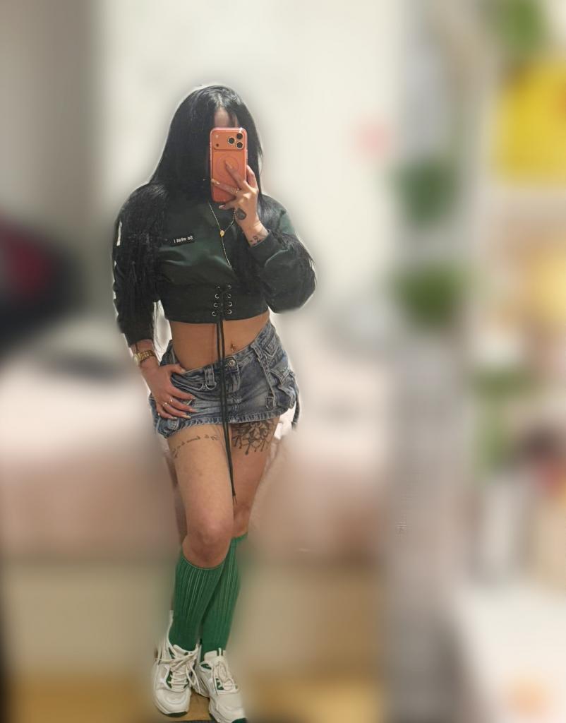 Chica busca chico en Cantabria: Chica busca chico