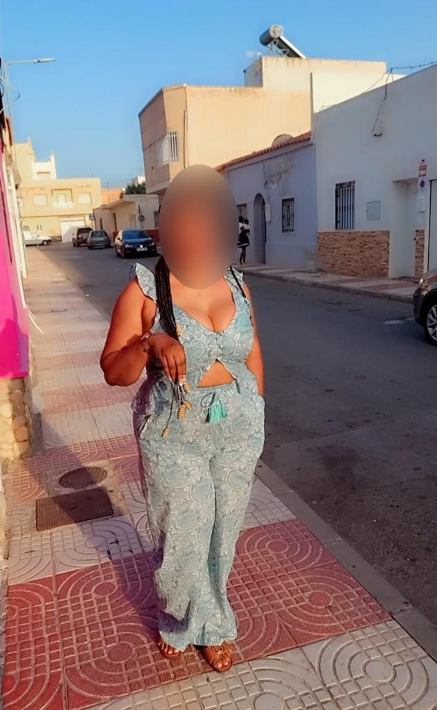 Chica busca chico en Almería: 