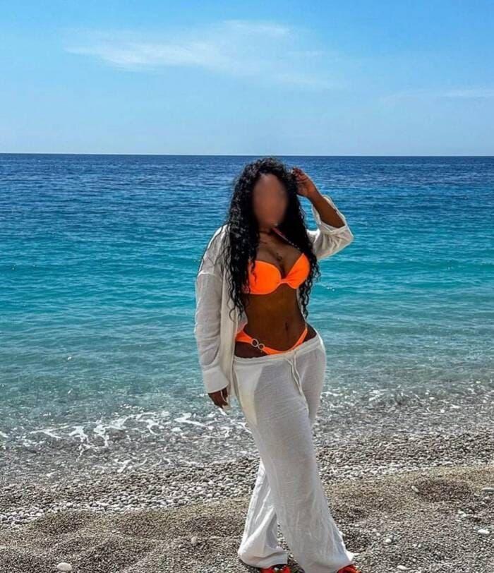 643070460: Chica busca chico en Granada