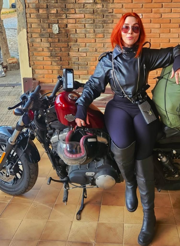 613686851: Chica busca chico en Sevilla