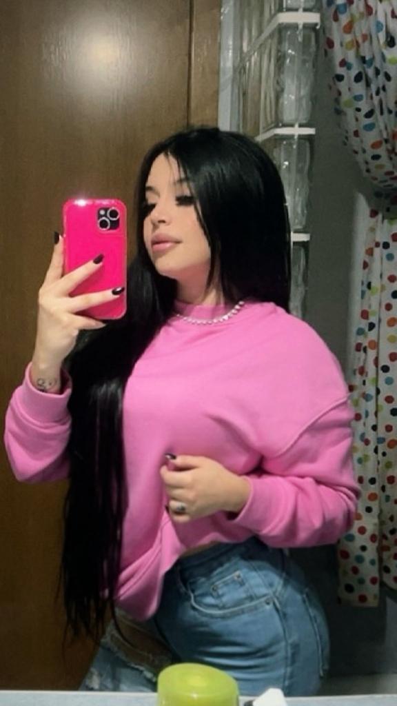 Chica busca chico en Ibiza: Chica busca chico