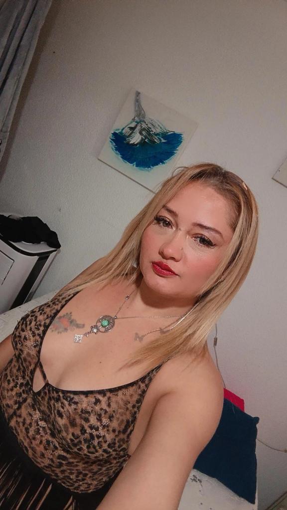 695373415: Chica busca chico en Valencia