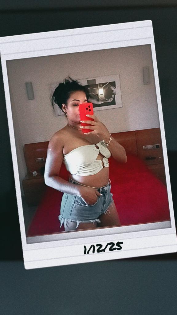 604113086: Chica busca chico en Málaga