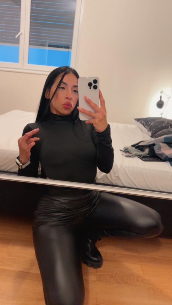 Chica busca chico en Granada: 