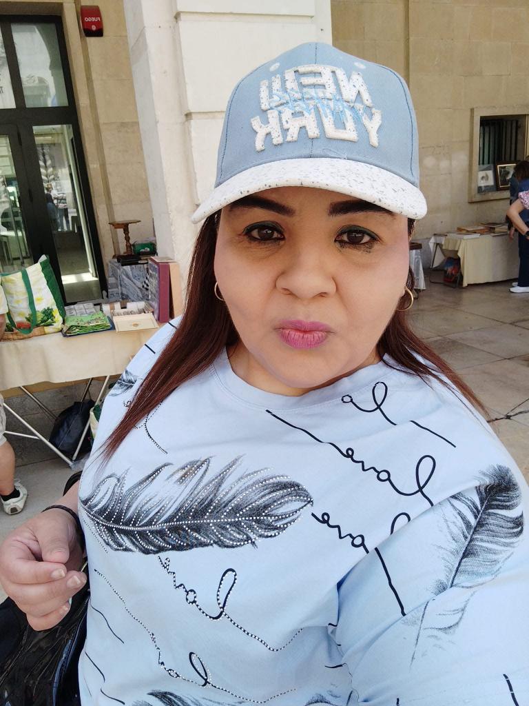 Chica busca chico en Alicante: 