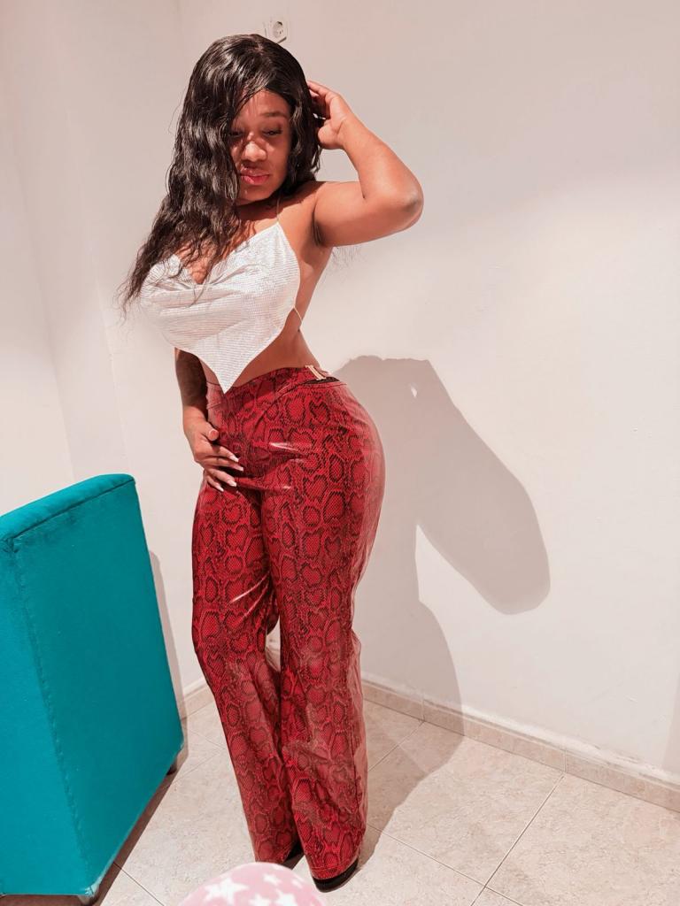 Chica busca chico en Huelva: Chica busca chico