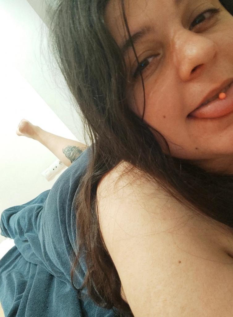 611325862: Chica busca chico en Barcelona