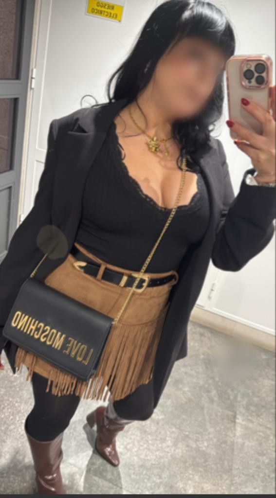 Chica busca chico en Alicante: Chica busca chico