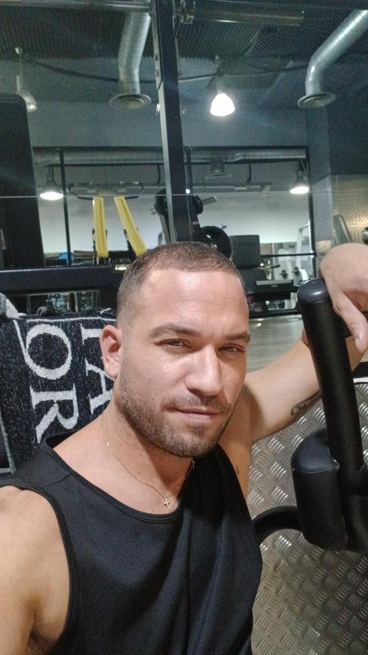 633811824: Chico busca chica en Madrid