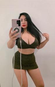 674773691: Chica busca chico en Sevilla