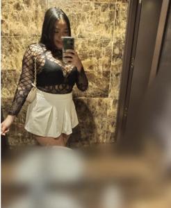 643290924: Chica busca chico en León