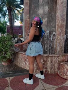 610896236: Chica busca chico en Madrid