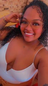 613696413: Chica busca chico en Málaga