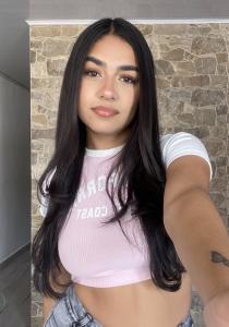 607905903: Chica busca chico en Barcelona