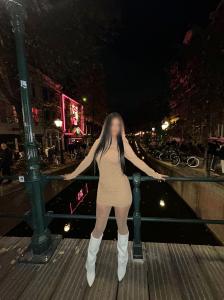 613756534: Chica busca chico en Barcelona