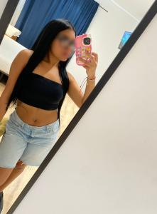 667771170: Chica busca chico en Madrid