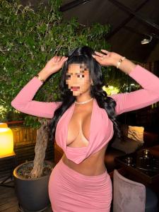 685225753: Chica busca chico en Barcelona