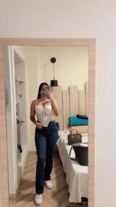 672985859: Chica busca chico en Ibiza