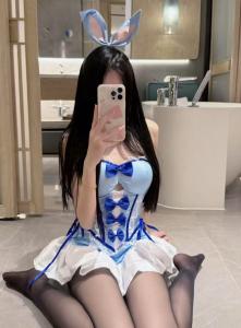 697887716: Chica busca chico en Barcelona