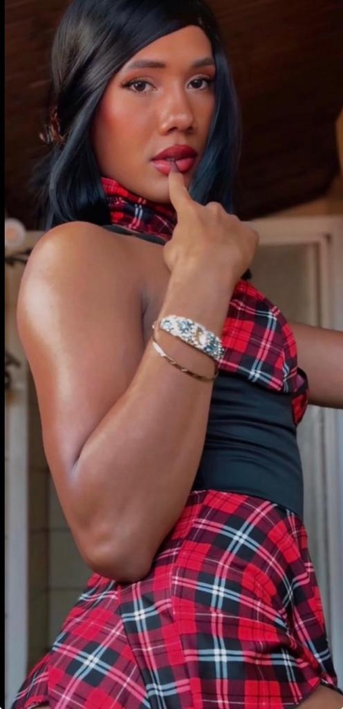 661430305: Transexual en Ceuta