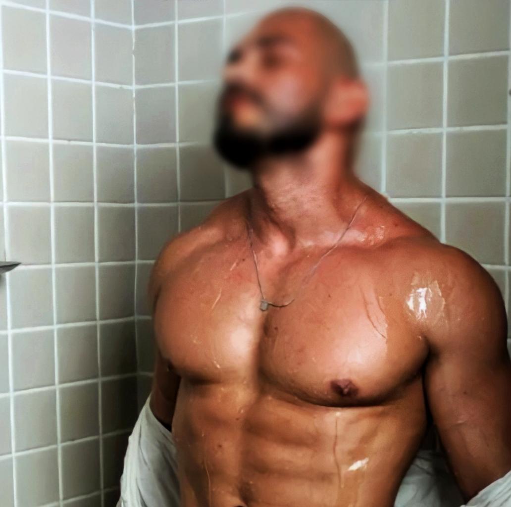 Chico busca chica en Sevilla: 