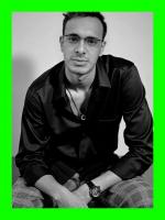 674067103: Chico busca chica en Ibiza