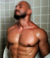 617463565: Chico busca chica en Sevilla